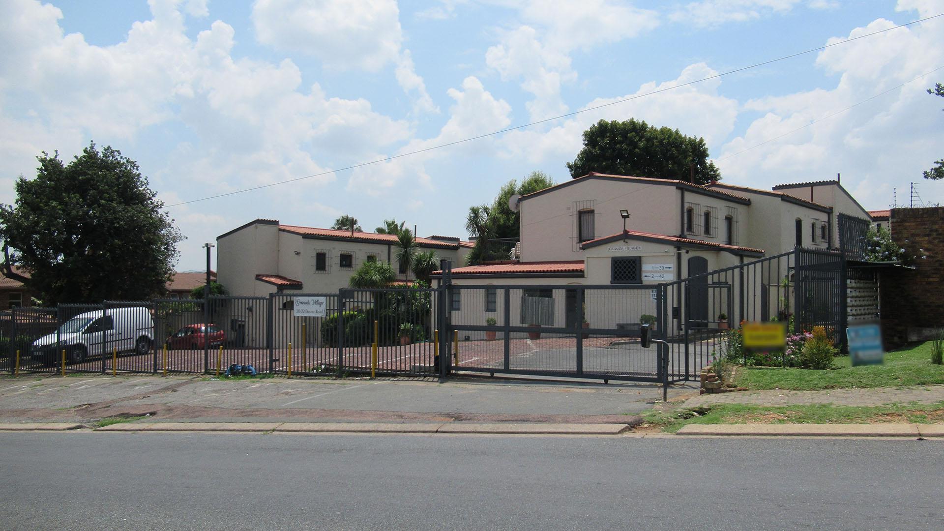 Front View of property in Corlett Gardens