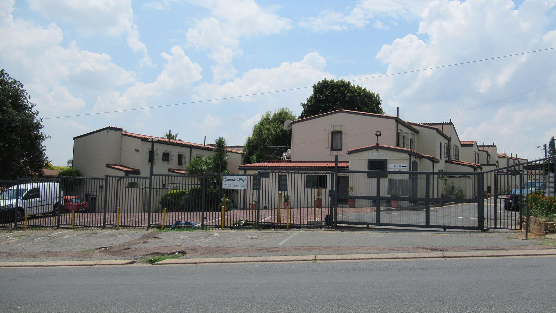 Front View of property in Corlett Gardens