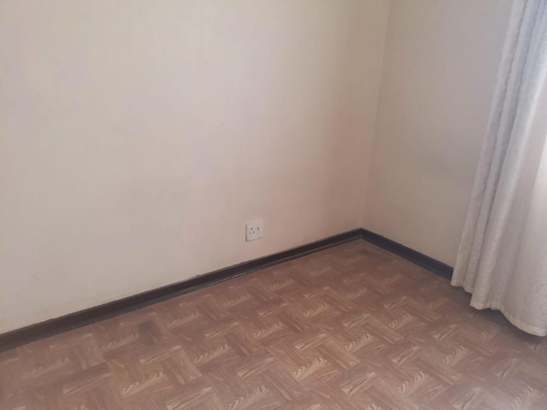  of property in Eldorado Park AH