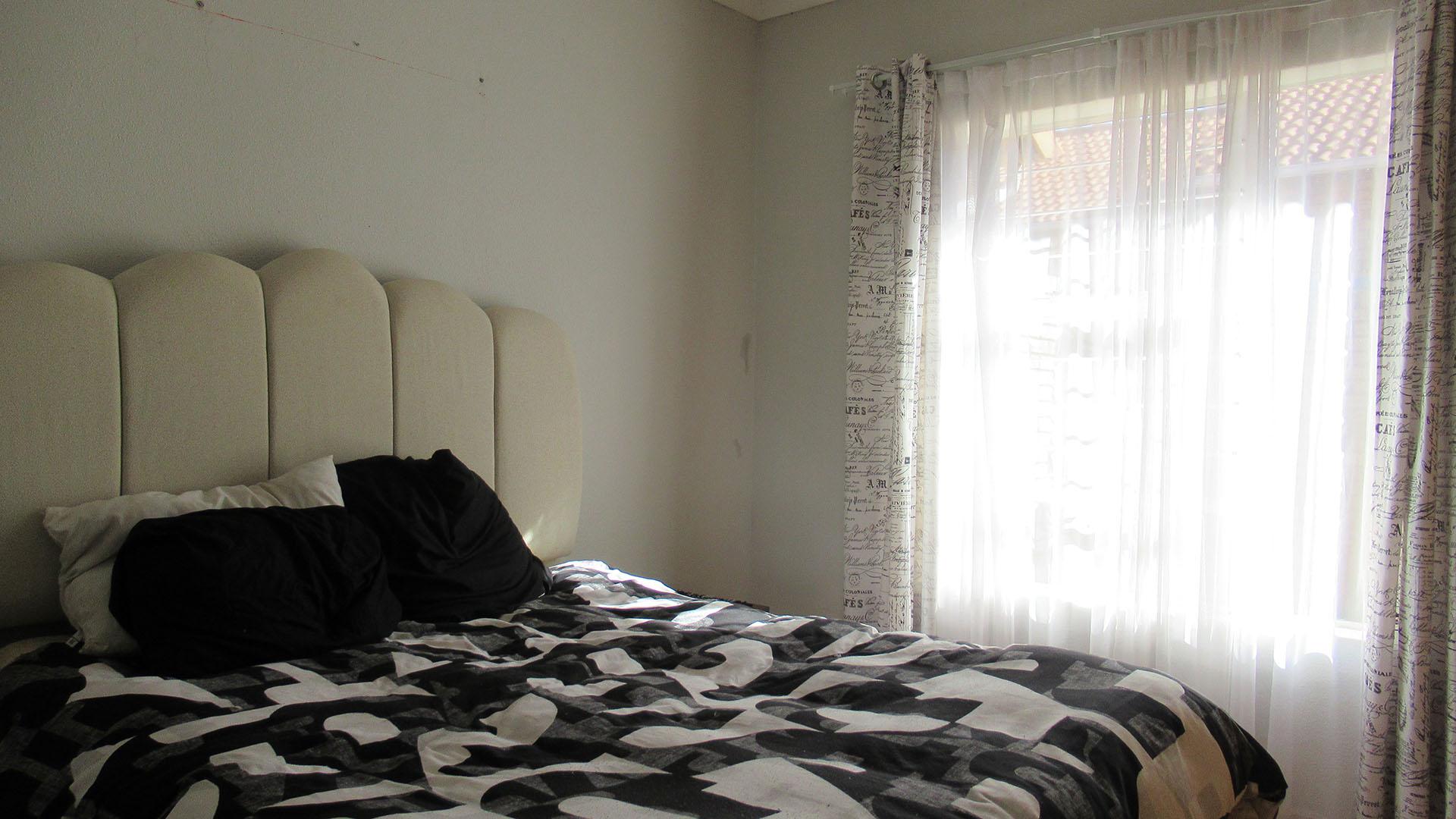 Bed Room 2 - 14 square meters of property in Groblerpark