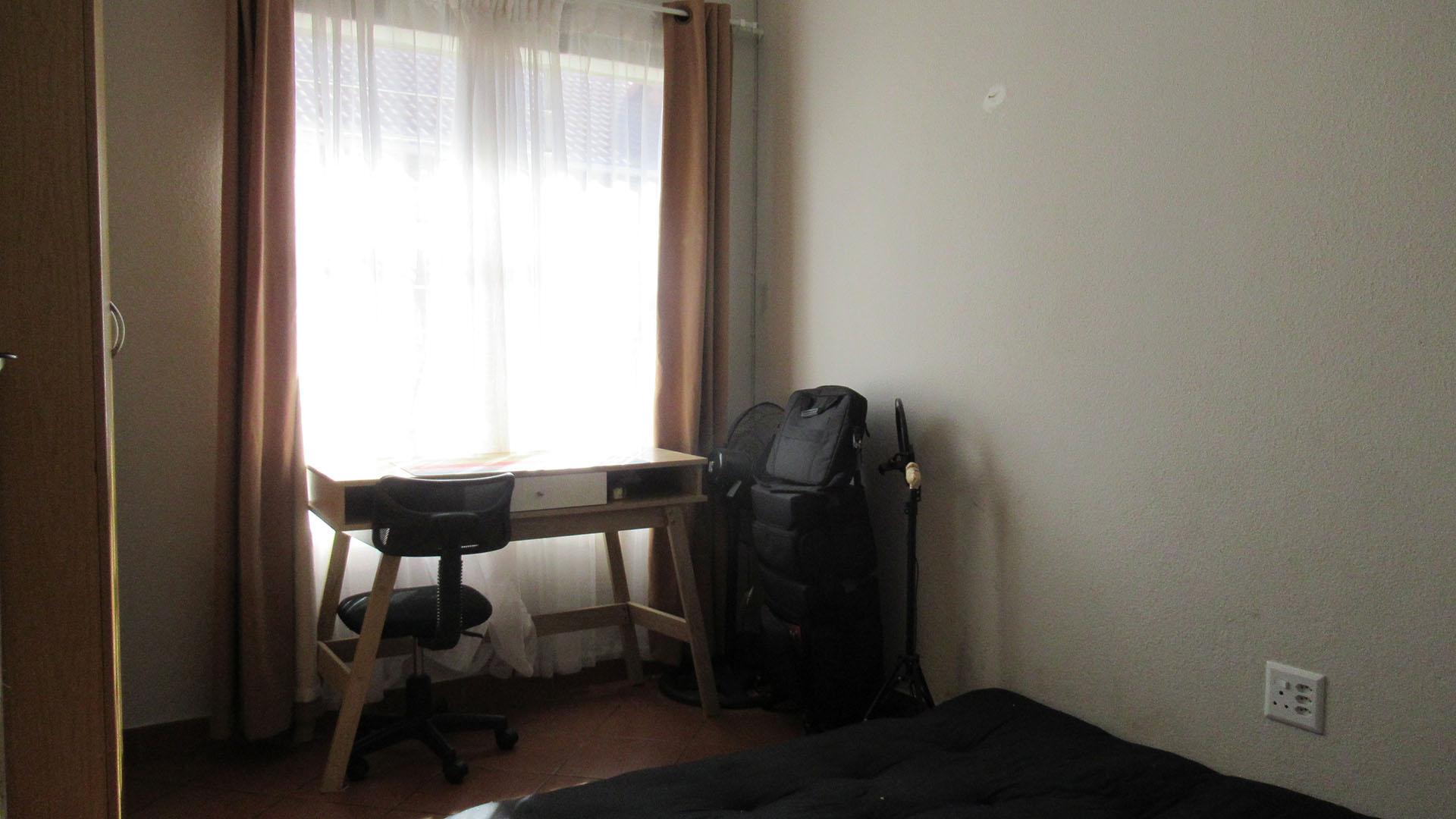 Bed Room 3 - 8 square meters of property in Groblerpark