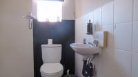 Bathroom 1 - 2 square meters of property in Groblerpark