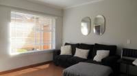 Lounges - 18 square meters of property in Groblerpark