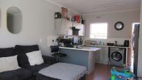 Lounges - 18 square meters of property in Groblerpark