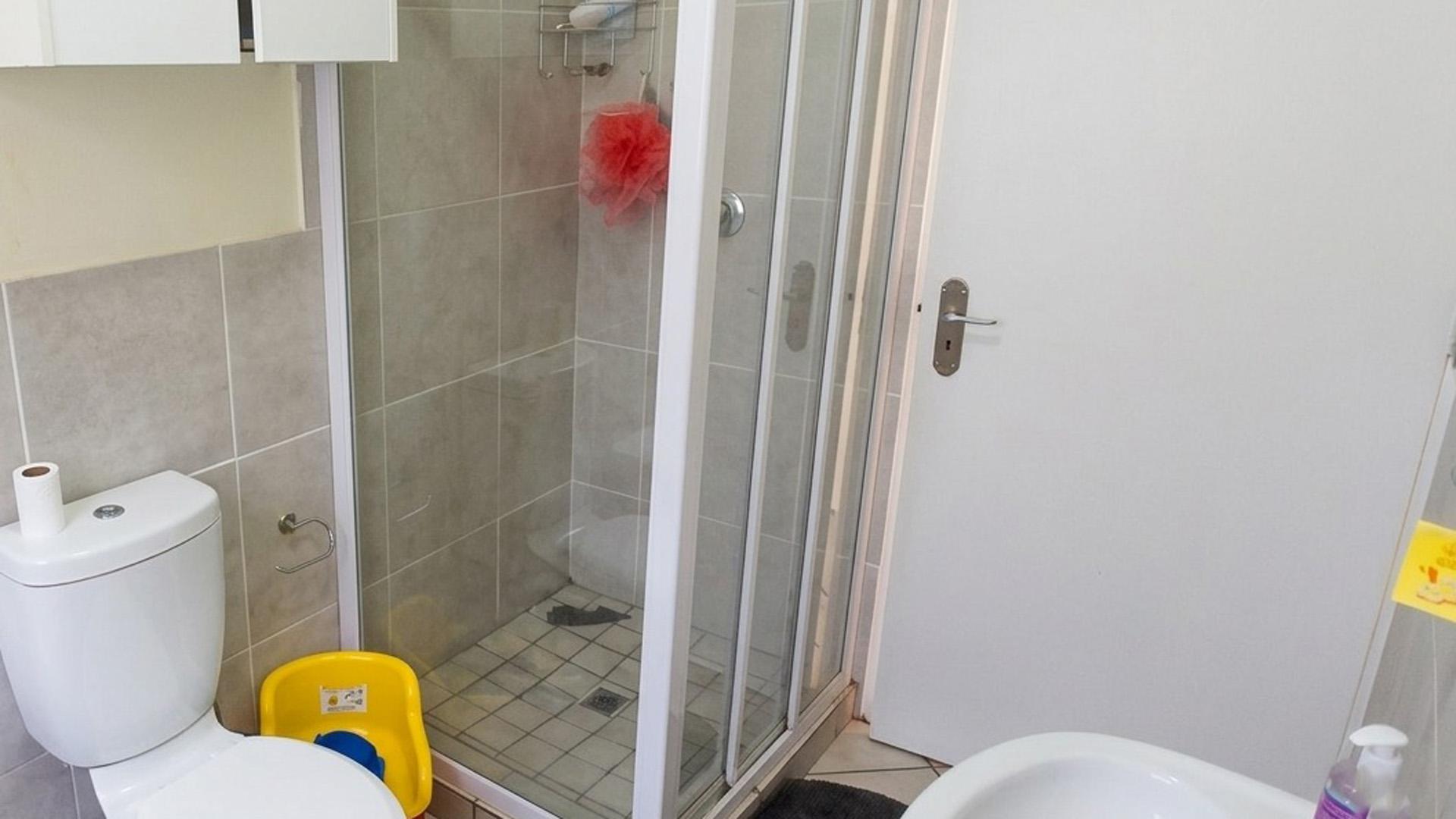 Bathroom 1 of property in Rynfield AH