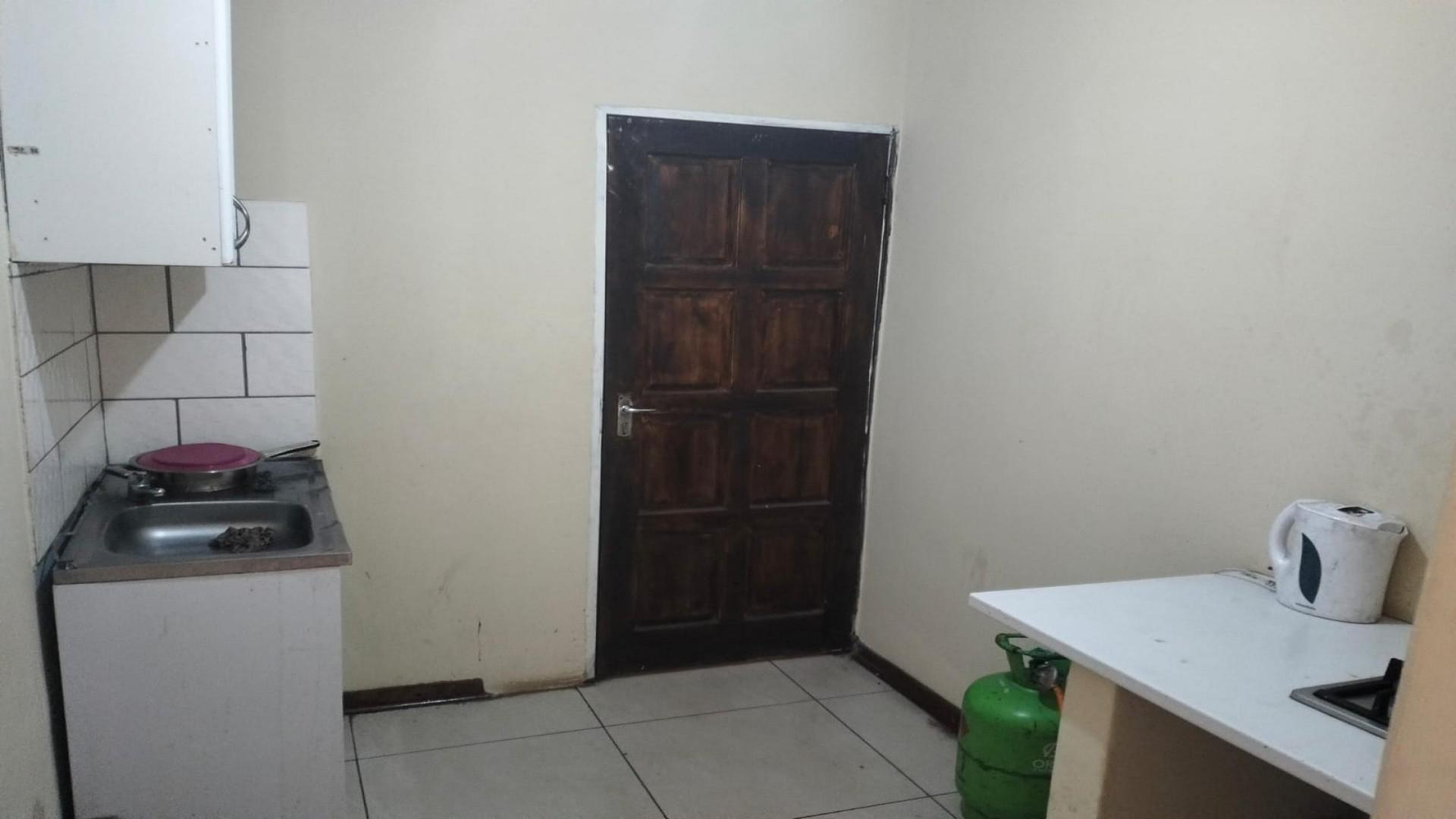 Kitchen - 35 square meters of property in Westdene (JHB)