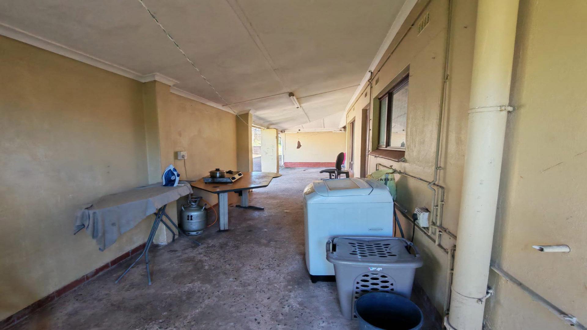 Spaces of property in Queensburgh