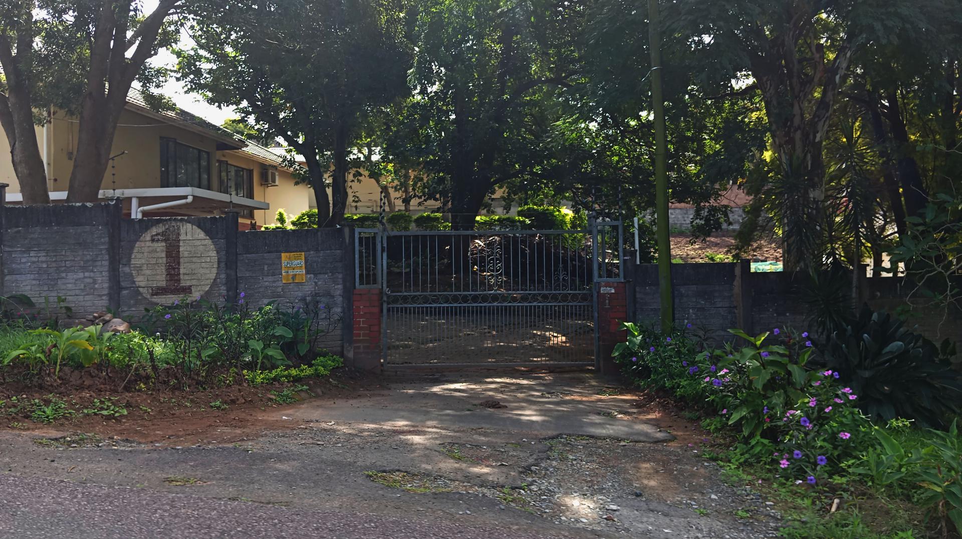 Front View of property in Queensburgh