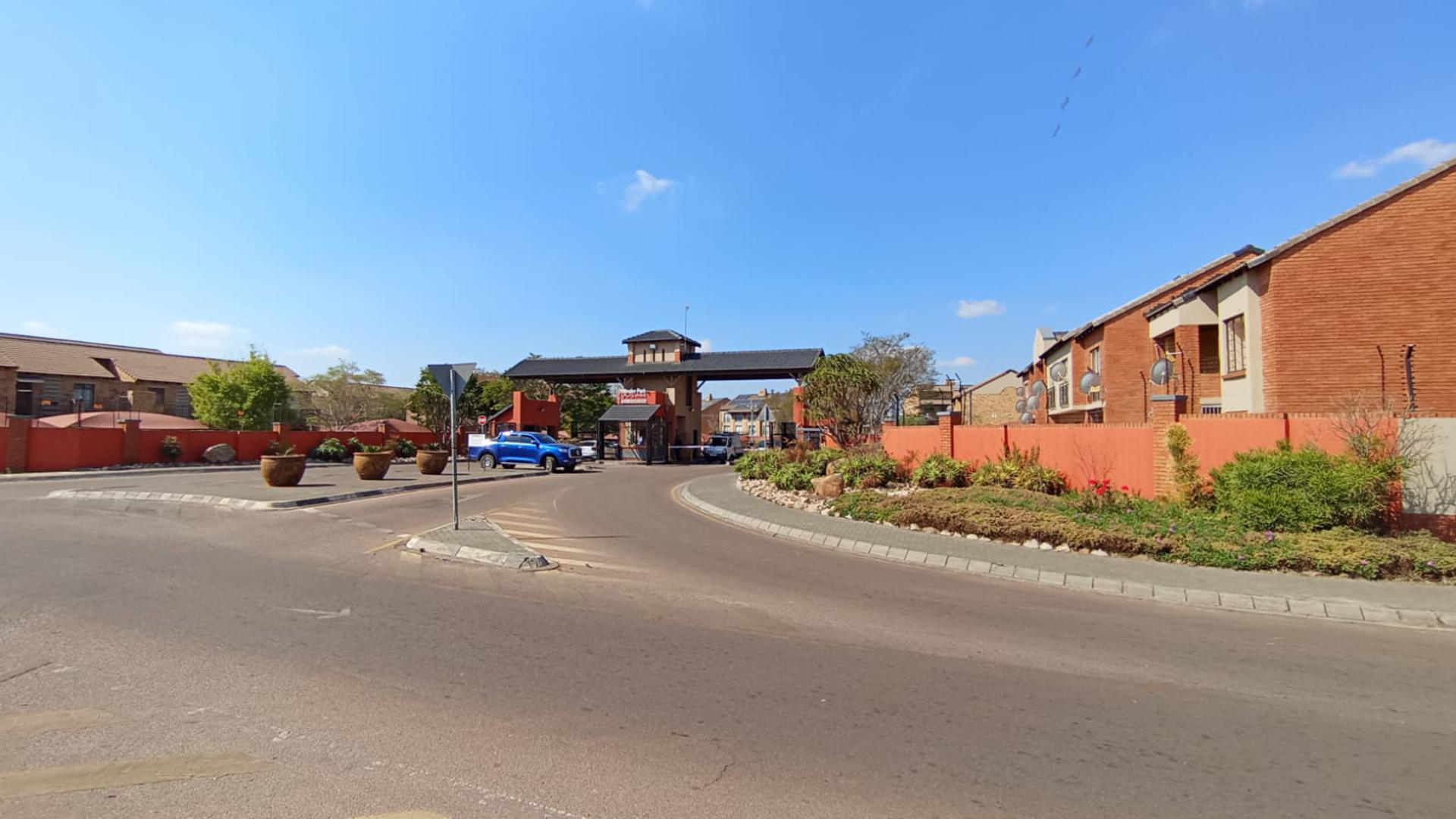 Front View of property in Karenpark