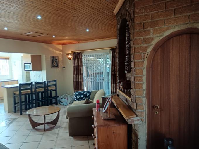 Open Plan Bachelor/Studio Apartment to Rent in Van Riebeeckpark - Property to rent - MR696882