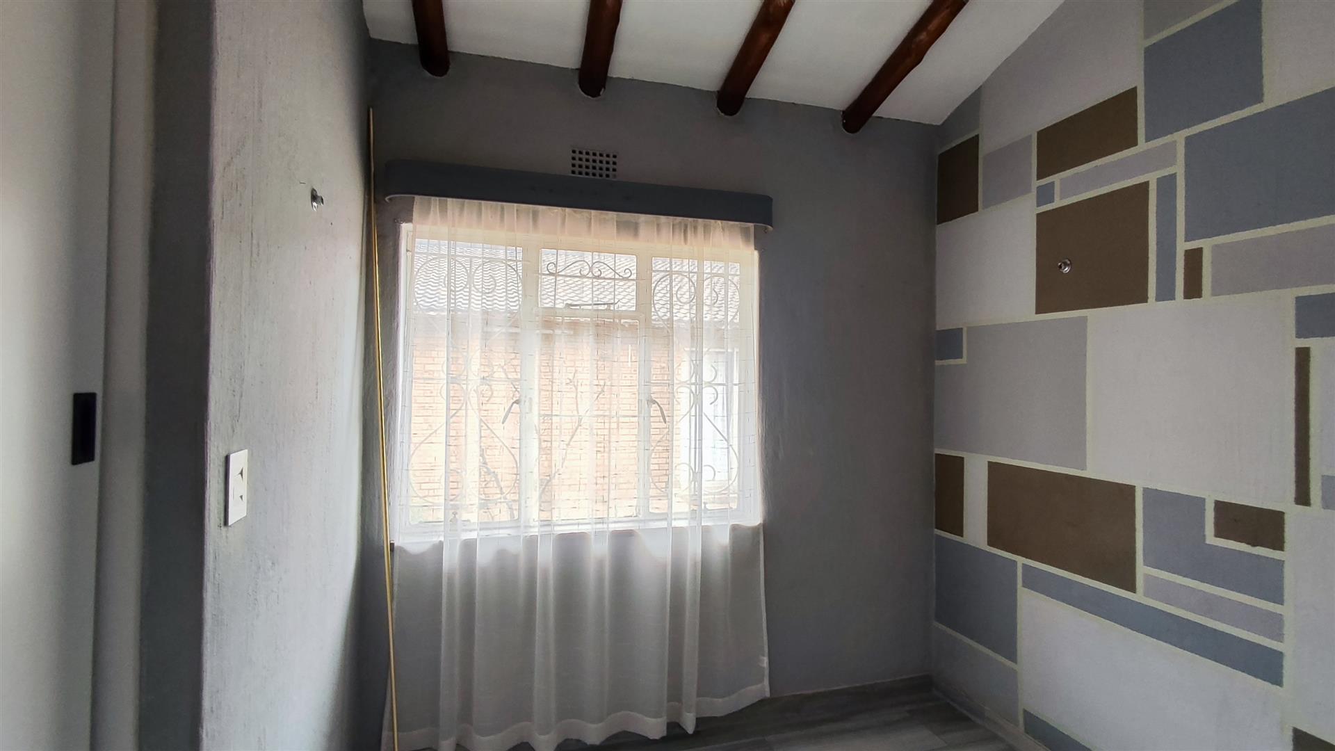 Bed Room 3 of property in New State Areas