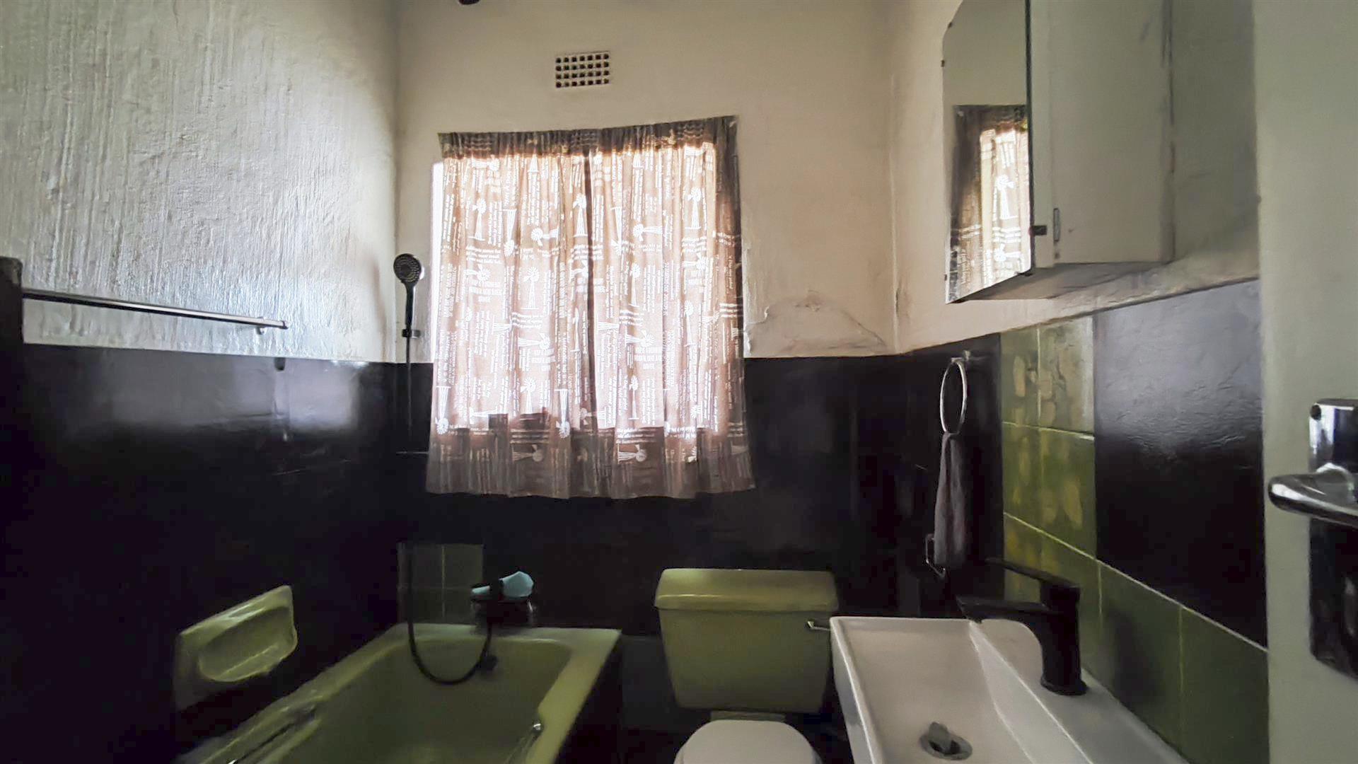 Bathroom 1 - 12 square meters of property in New State Areas