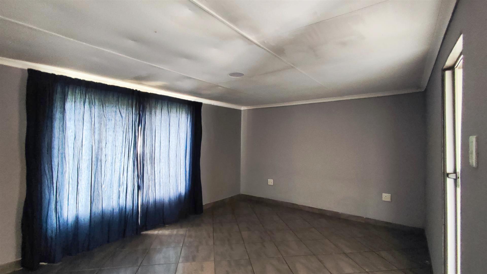 Flatlet - 84 square meters of property in New State Areas