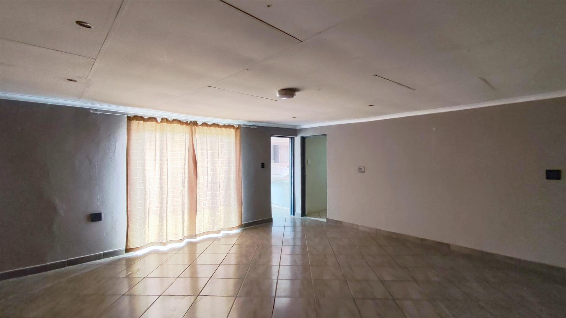 Flatlet - 84 square meters of property in New State Areas