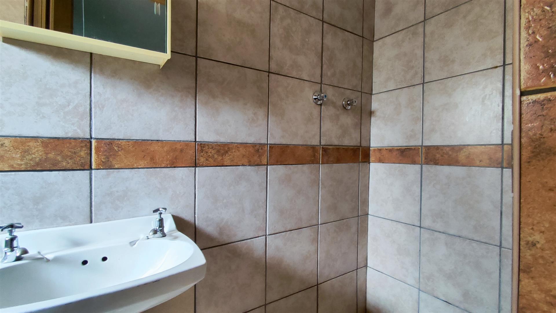 Bathroom 2 - 3 square meters of property in New State Areas