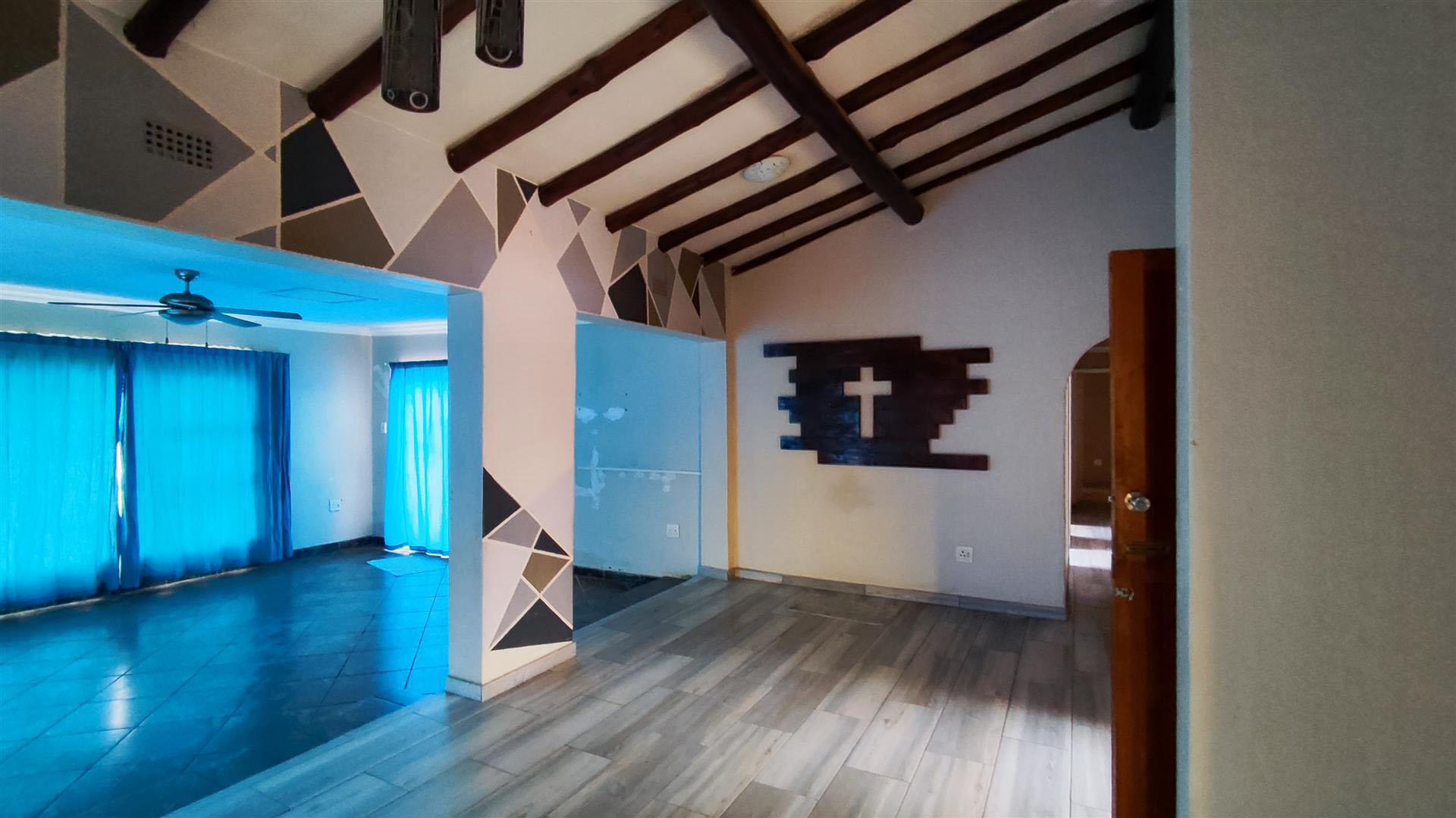 Dining Room - 26 square meters of property in New State Areas