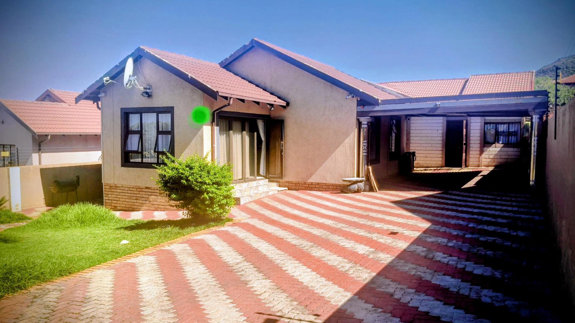Front View of property in Tlhabane West