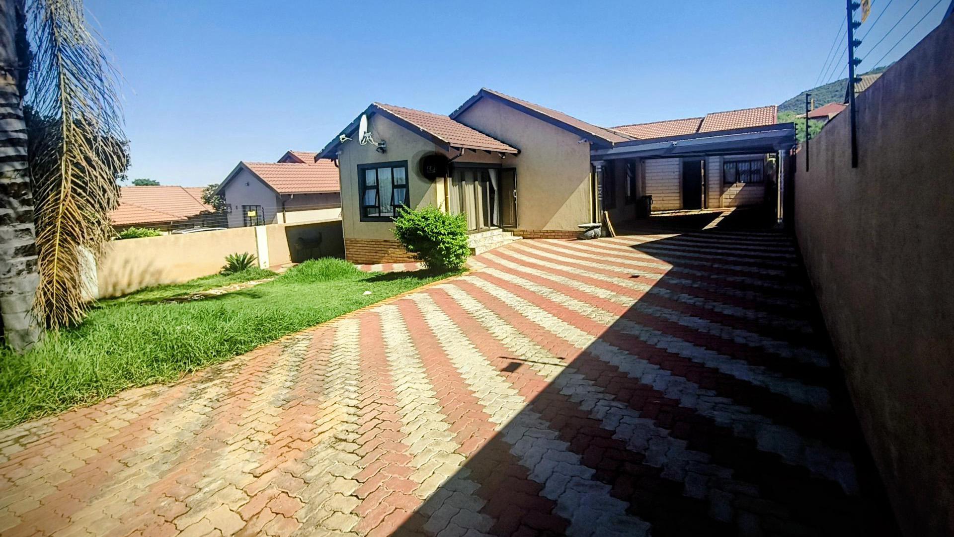 Front View of property in Tlhabane West