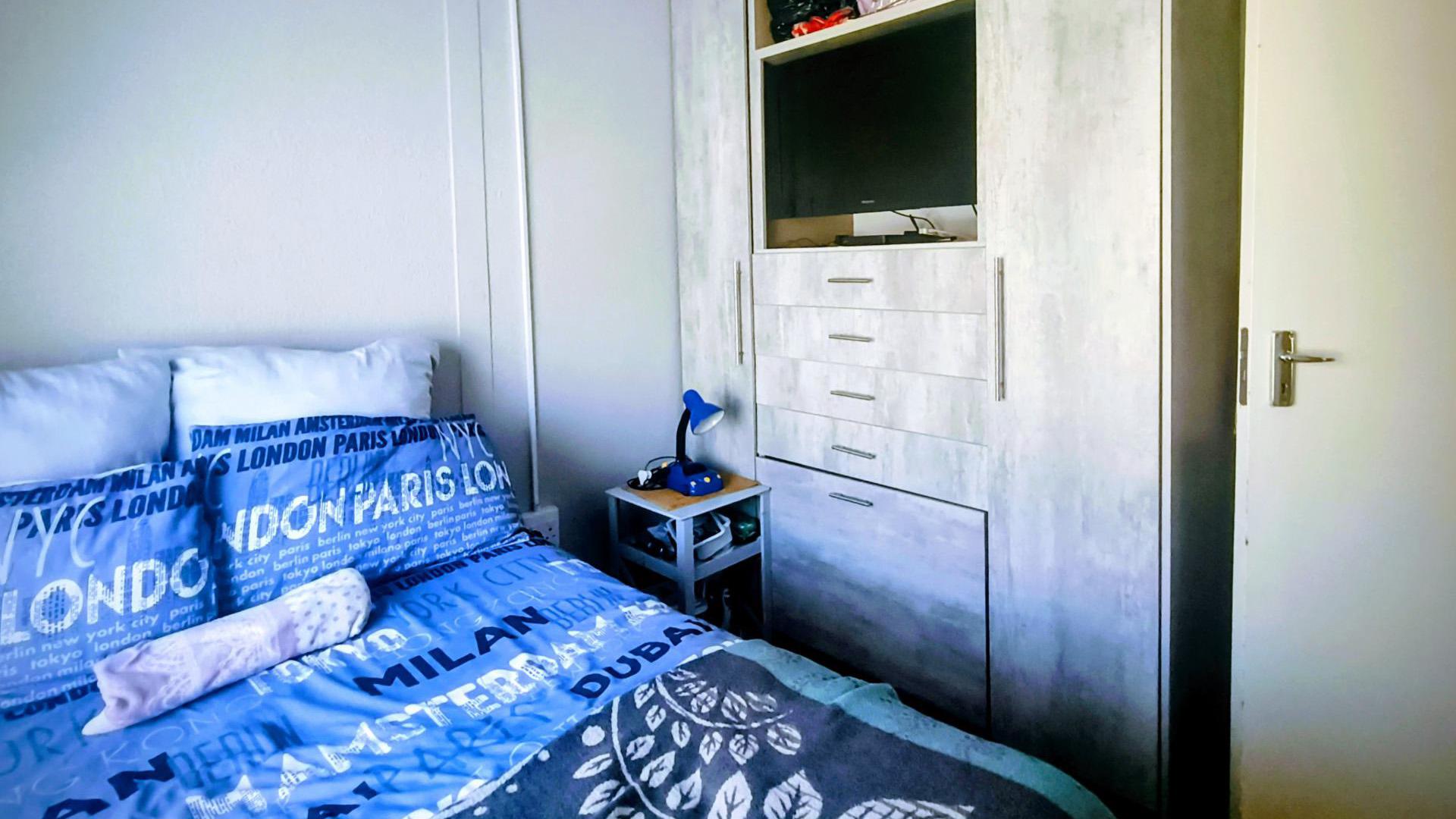 Bed Room 2 of property in Tlhabane West