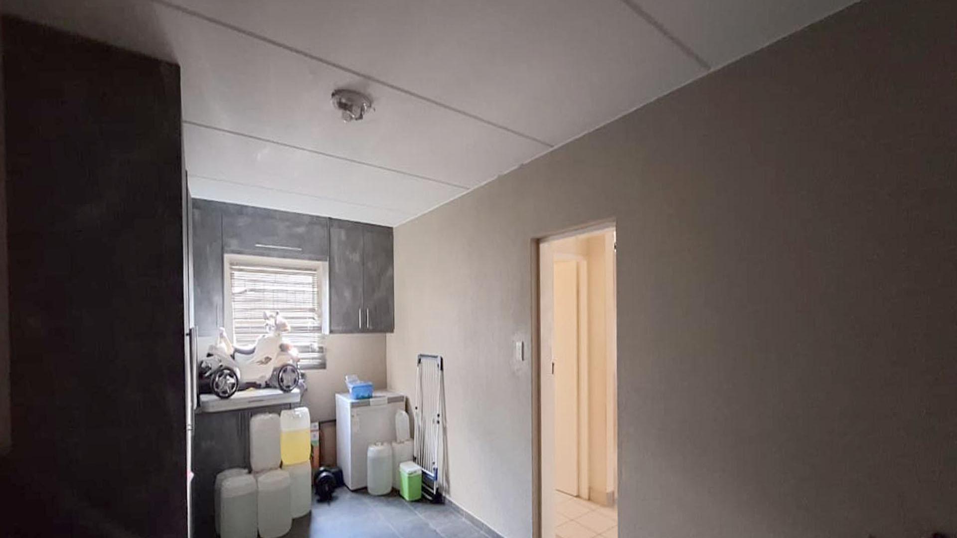 Garage - 22 square meters of property in Albertsdal