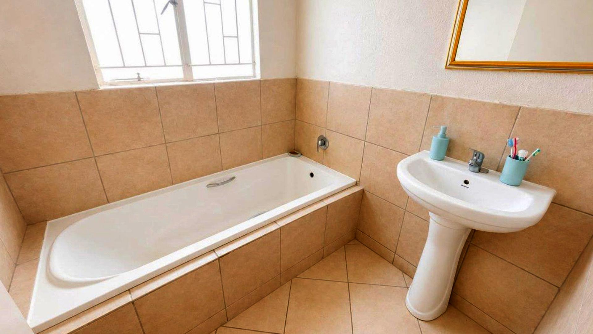 Bathroom 1 of property in Klarinet