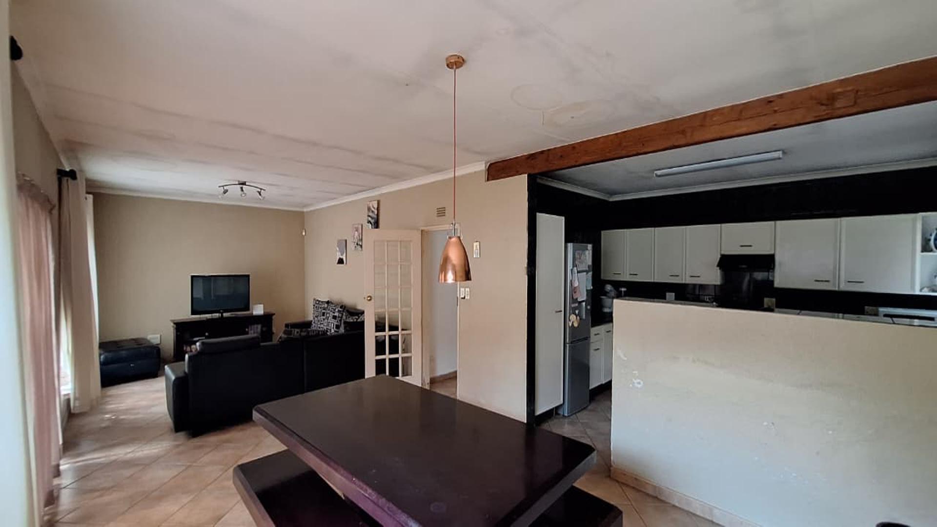 Dining Room - 18 square meters of property in Kensington - JHB