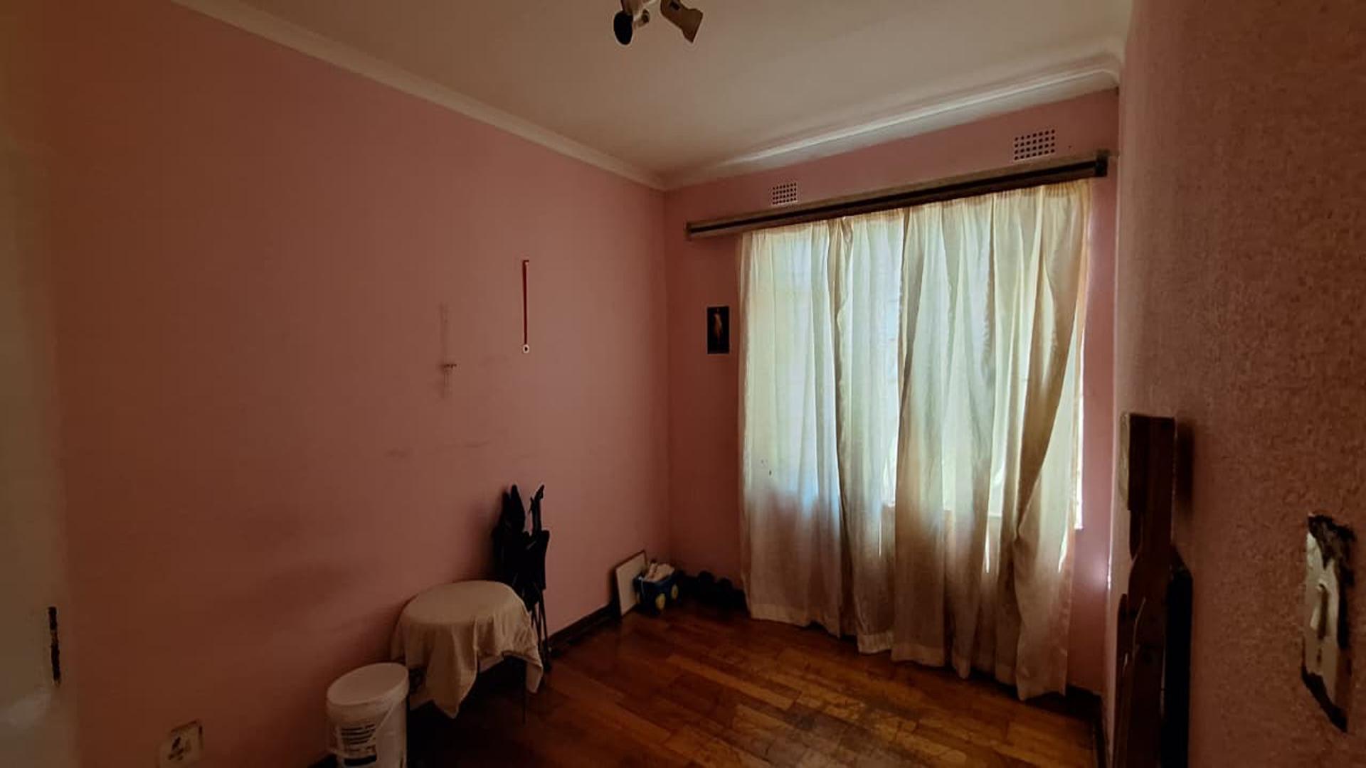 Bed Room 2 - 15 square meters of property in Kensington - JHB