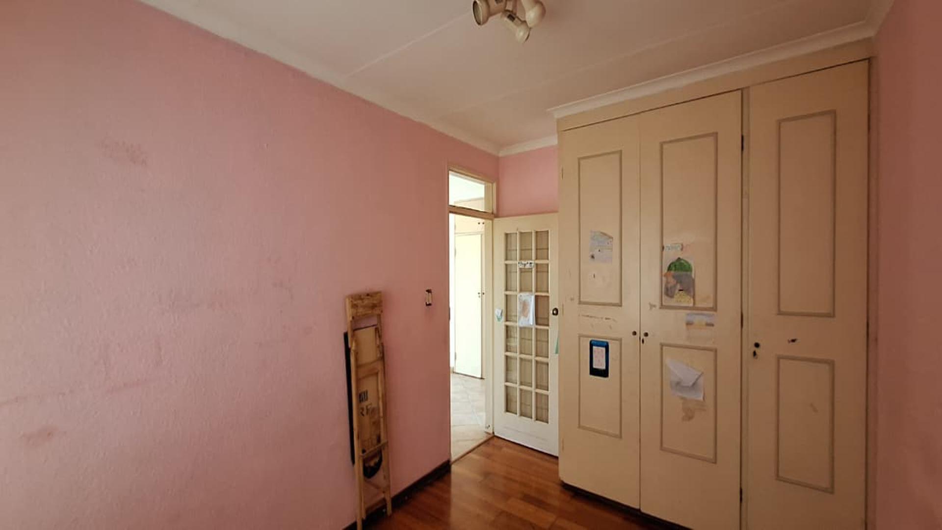 Bed Room 2 - 15 square meters of property in Kensington - JHB