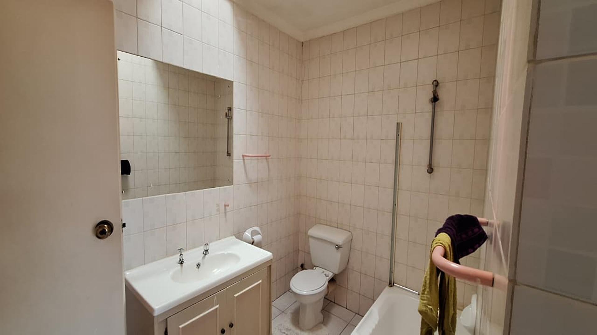 Main Bathroom - 7 square meters of property in Kensington - JHB