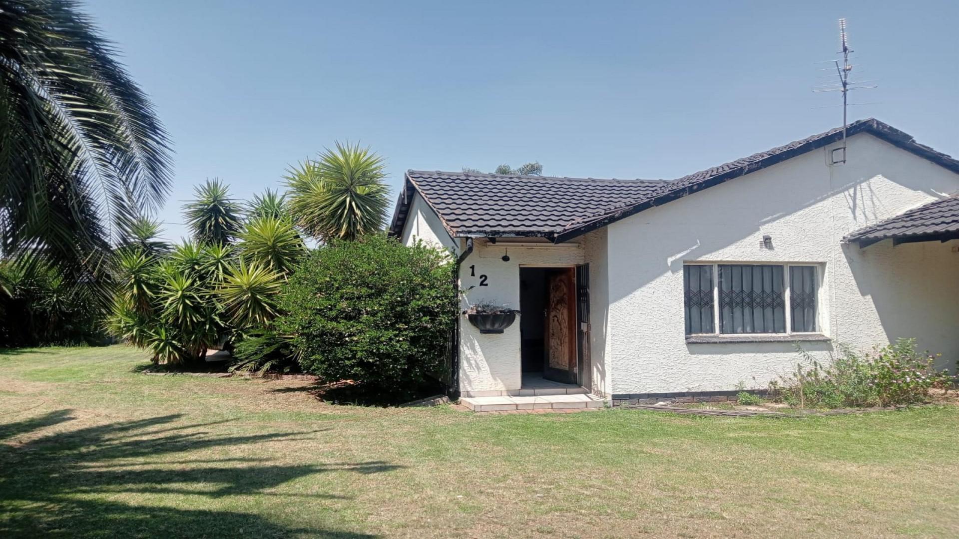 Front View of property in Modder East