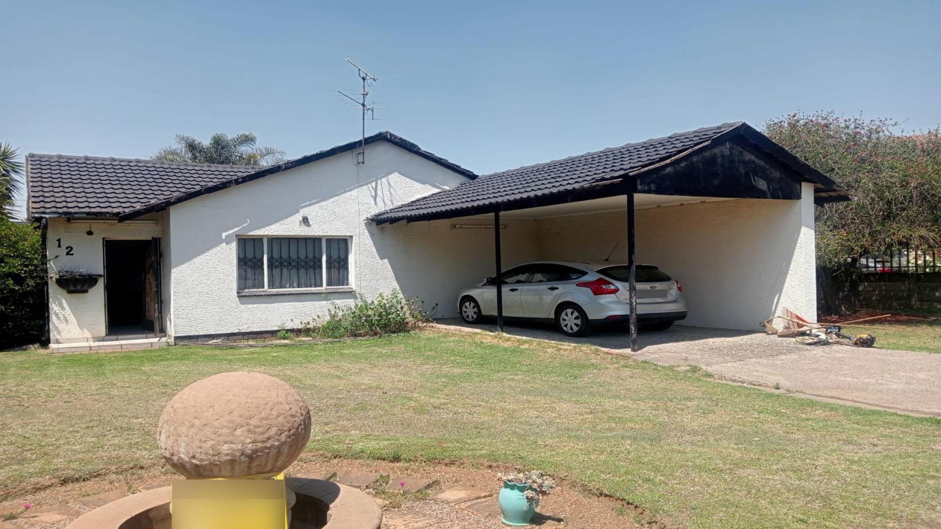 Front View of property in Modder East