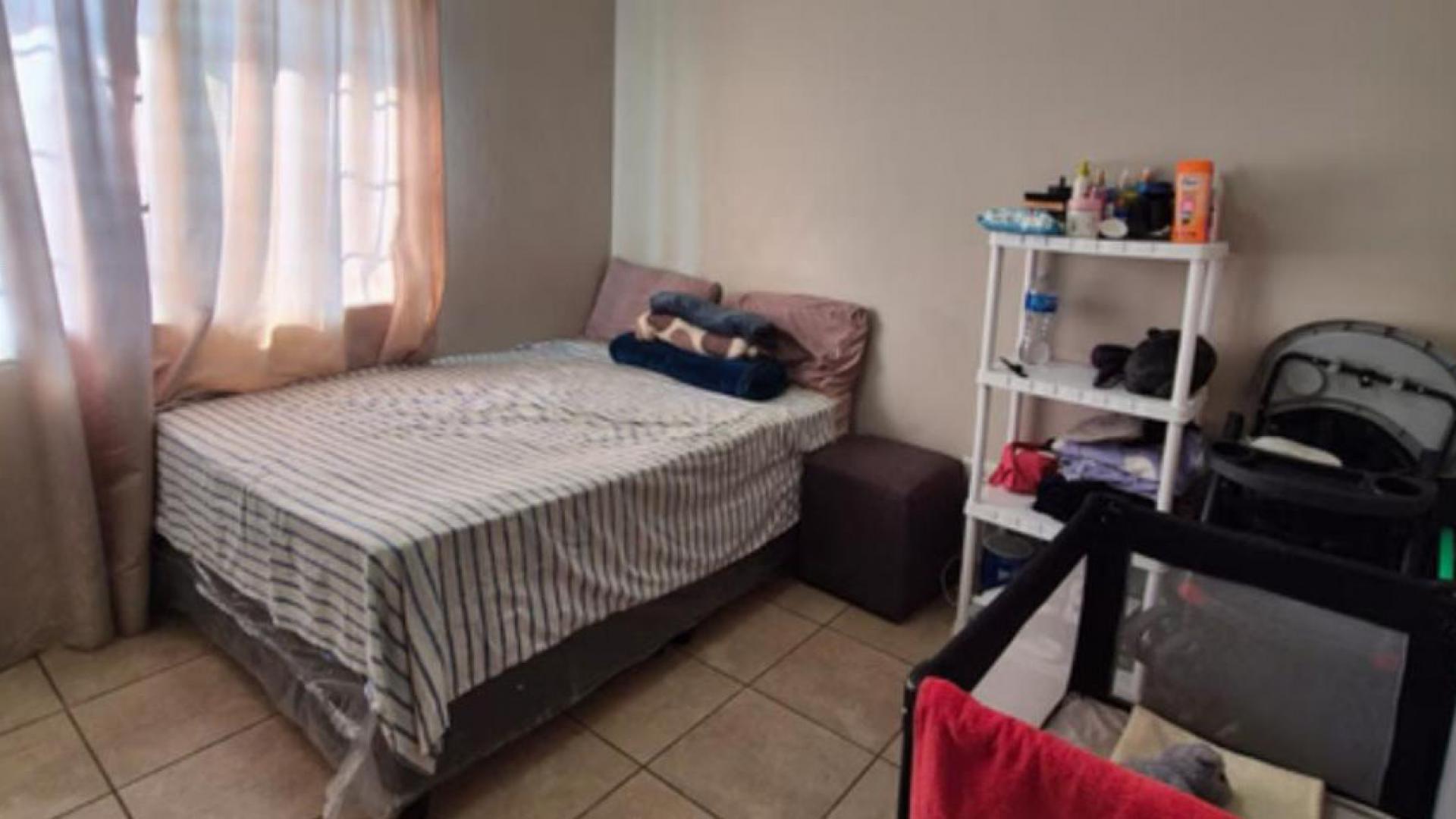 Bed Room 1 of property in Montana