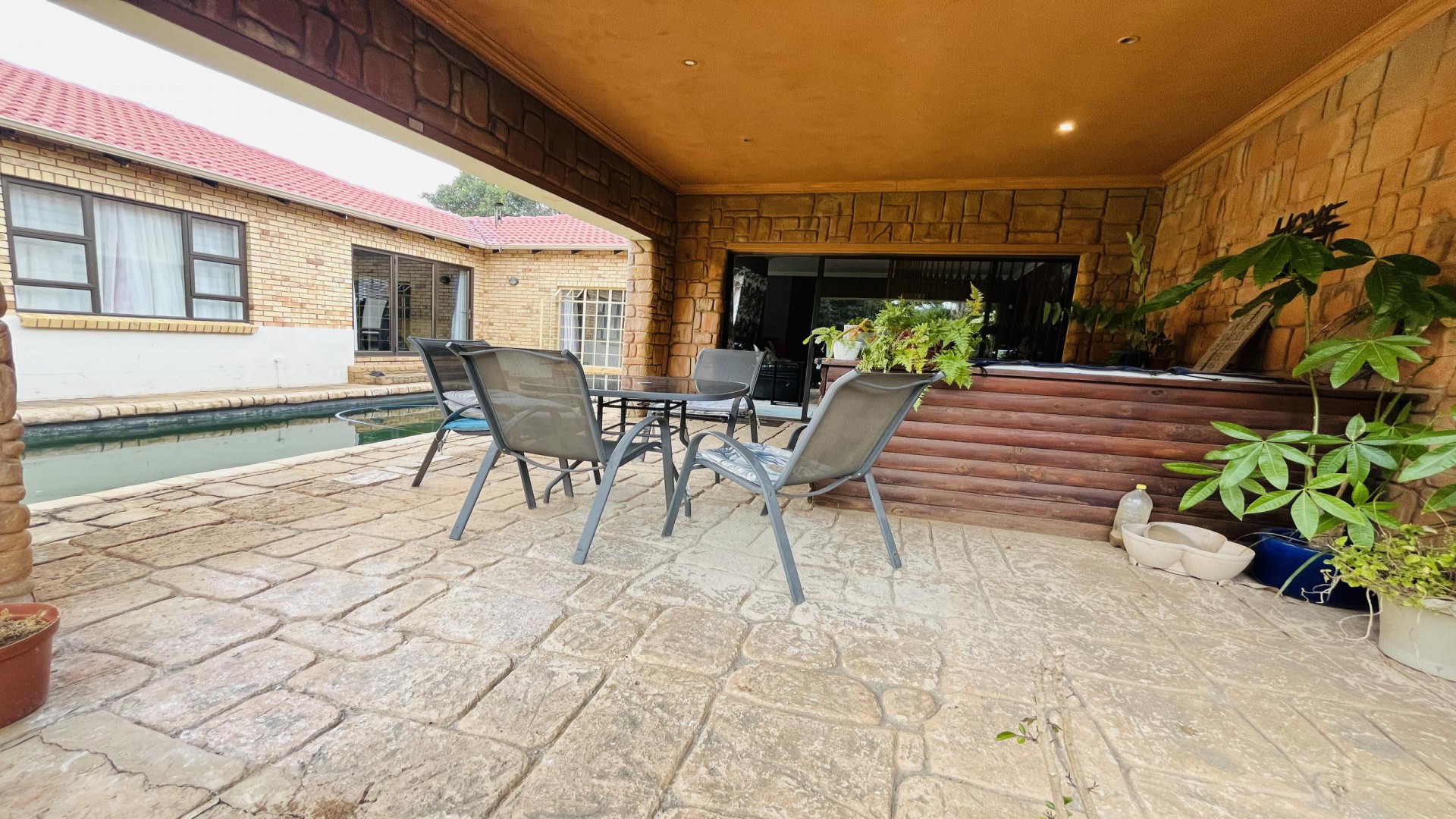 Spaces of property in Honeydew Ridge