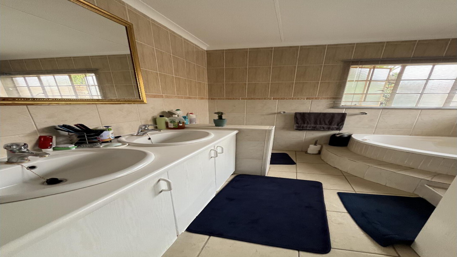 Bathroom 3+ of property in Honeydew Ridge