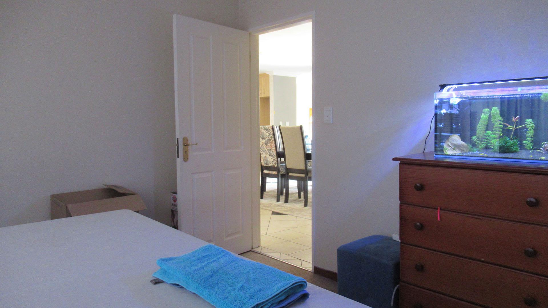 Bed Room 2 - 10 square meters of property in Honeydew Ridge