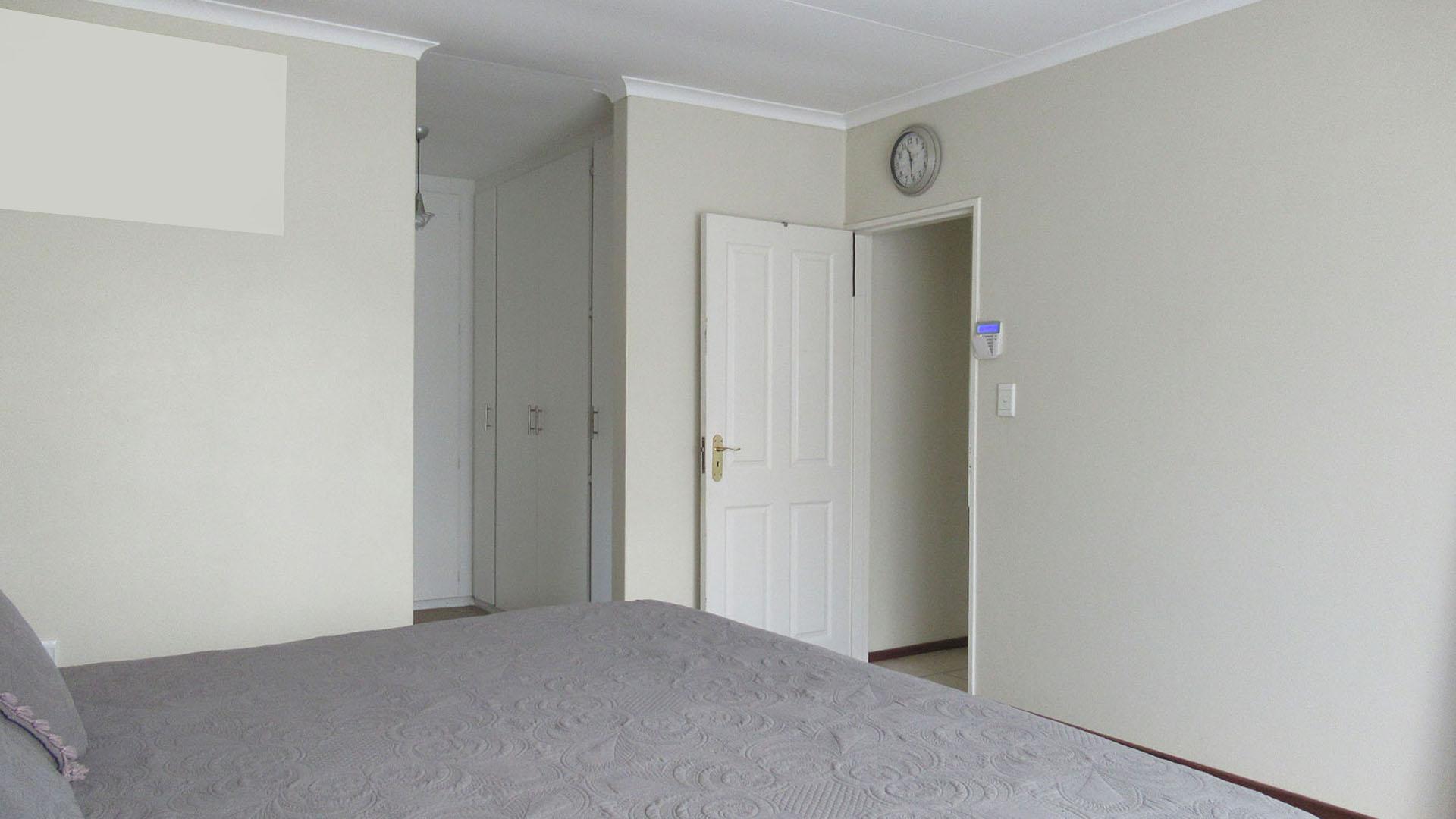 Main Bedroom - 31 square meters of property in Honeydew Ridge