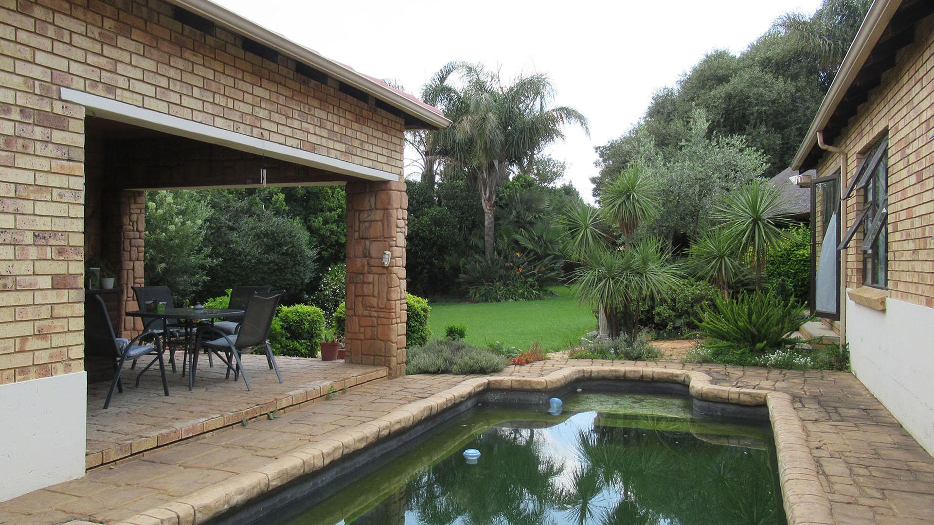Backyard of property in Honeydew Ridge