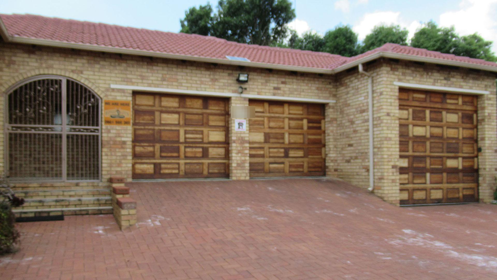 Front View of property in Honeydew Ridge