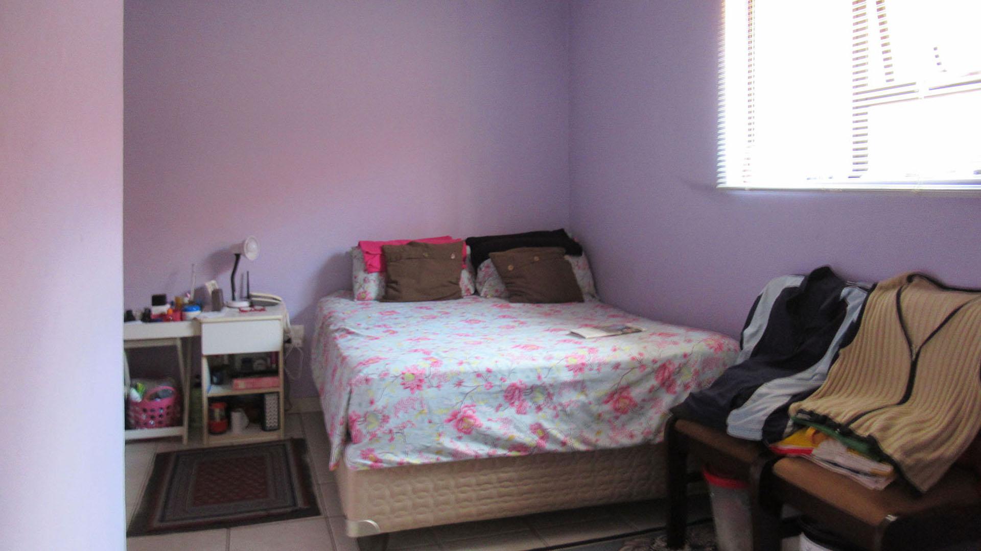 Bed Room 5+ - 14 square meters of property in Honeydew Ridge