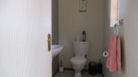 Guest Toilet - 3 square meters of property in Honeydew Ridge
