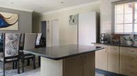 Kitchen - 21 square meters of property in Honeydew Ridge