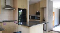 Kitchen - 21 square meters of property in Honeydew Ridge