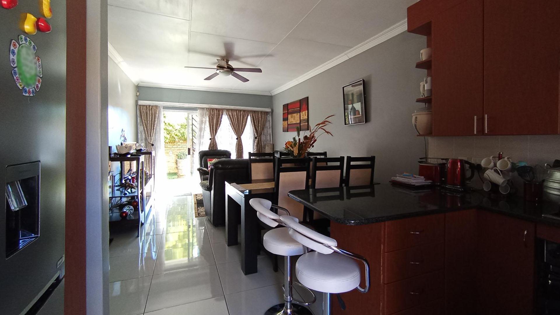 Kitchen - 10 square meters of property in Celtisdal