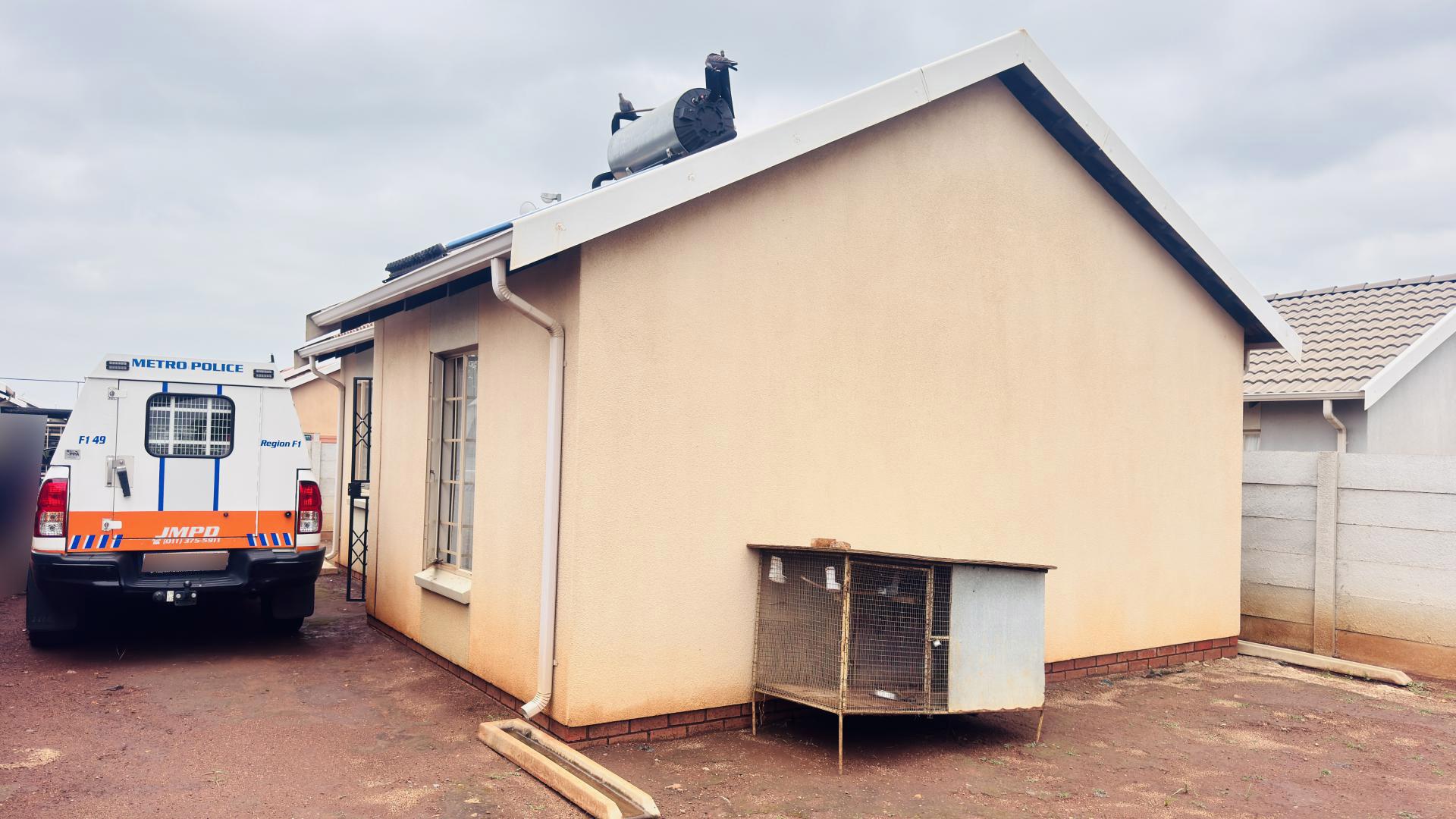 Front View of property in Sky City