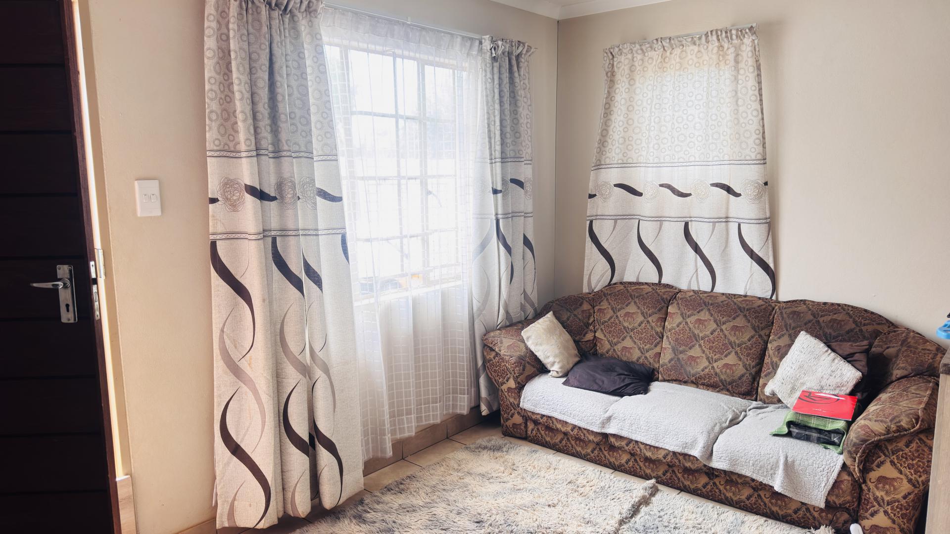 Lounges of property in Sky City