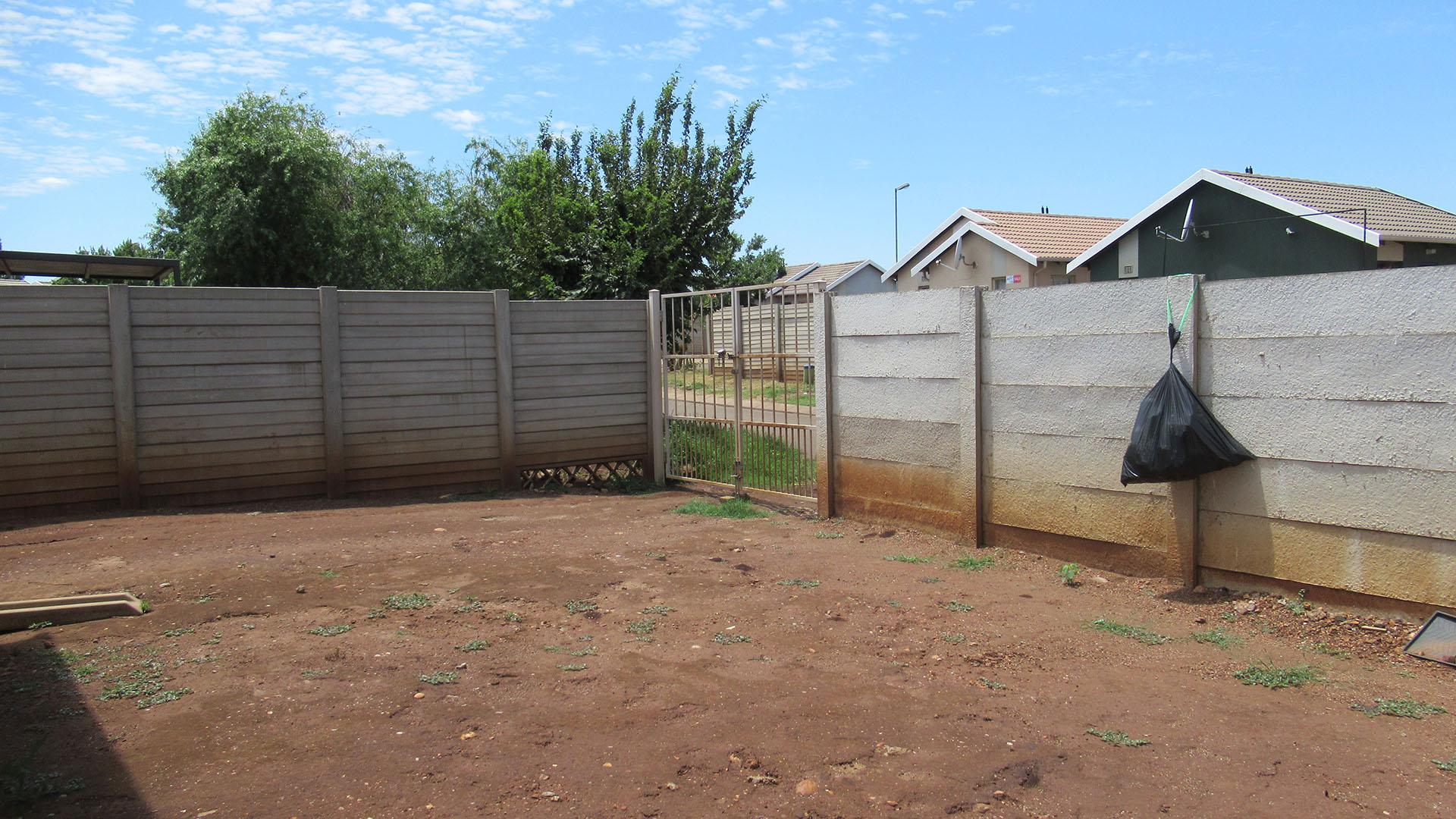 Front View of property in Sky City