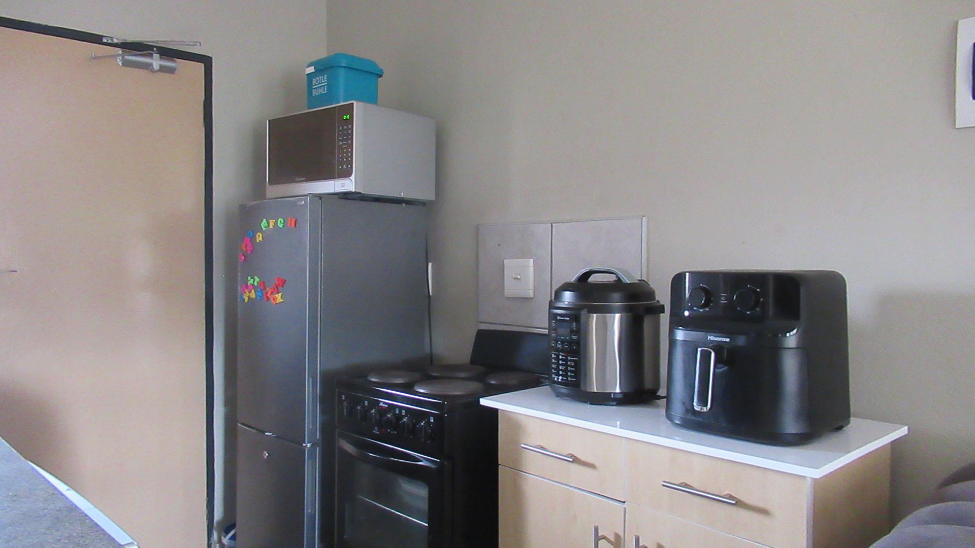 Kitchen - 5 square meters of property in Sky City