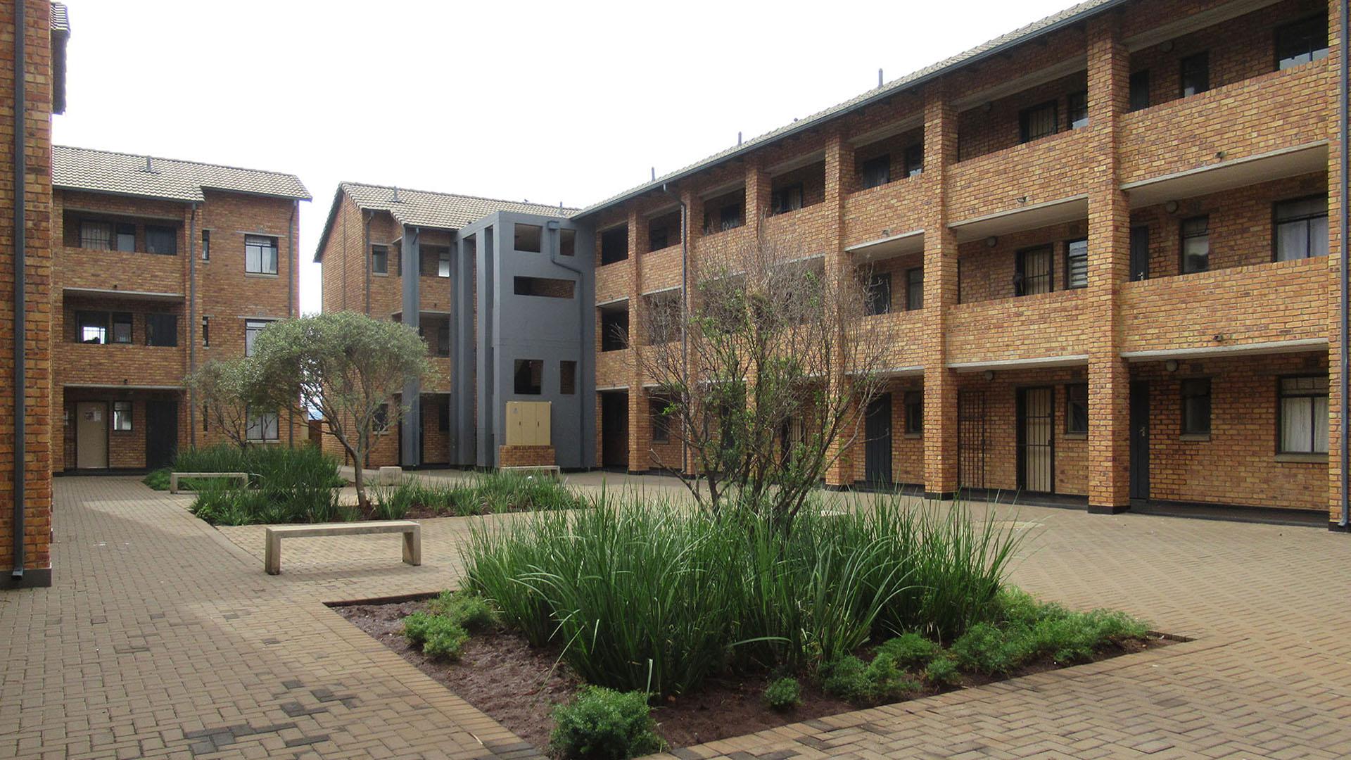 Front View of property in Sky City