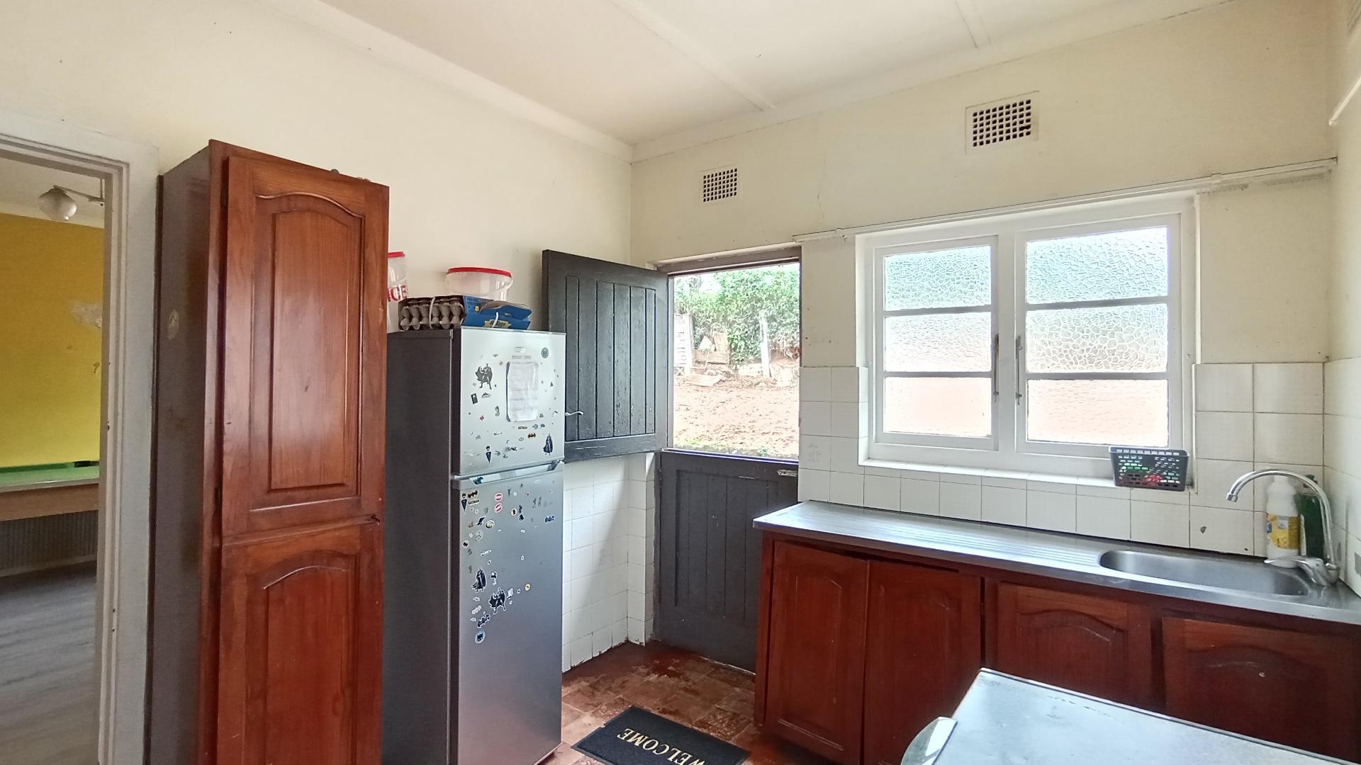 Kitchen - 12 square meters of property in Grosvenor