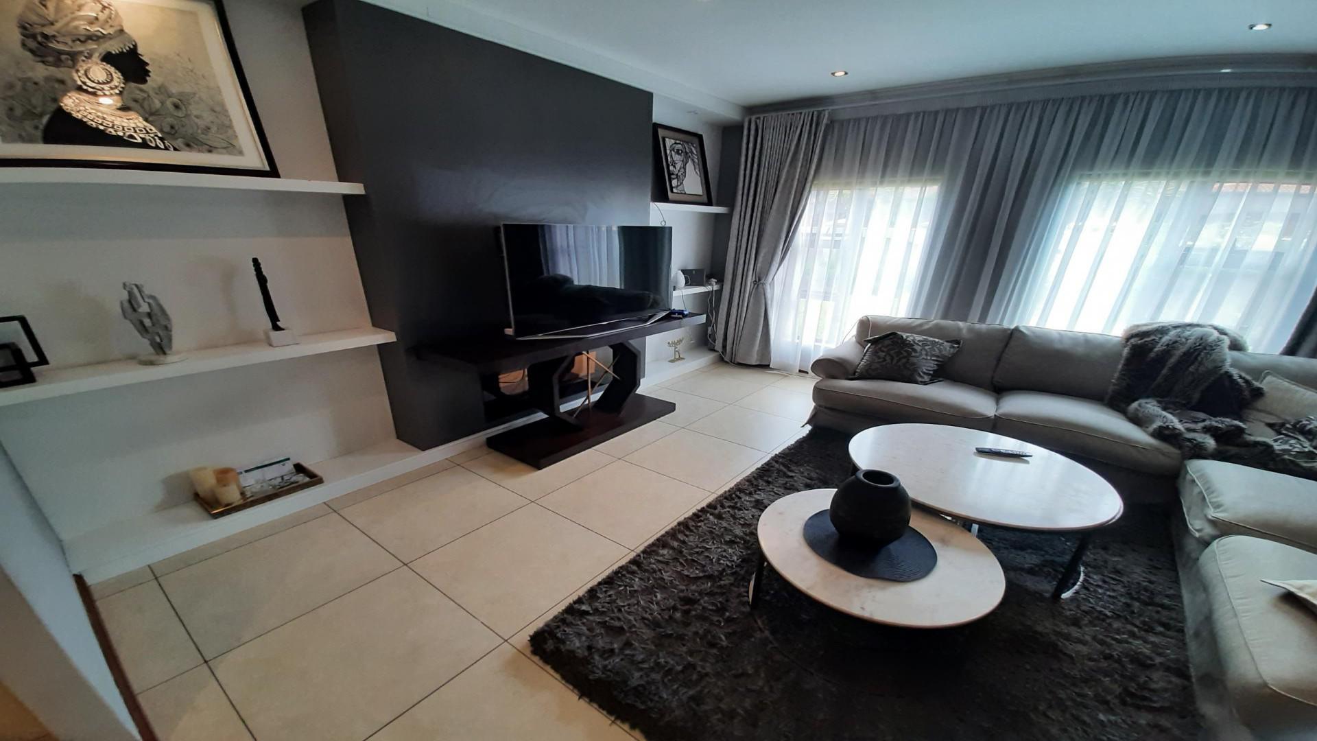 Lounges of property in Sunward park